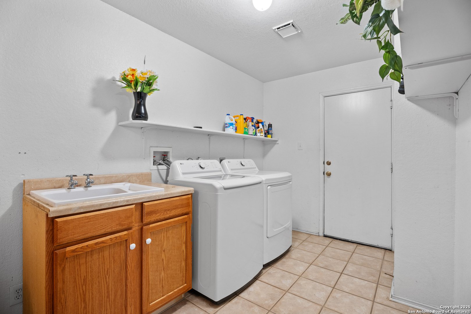 1130 STONE GDN, New Braunfels, TX 78130