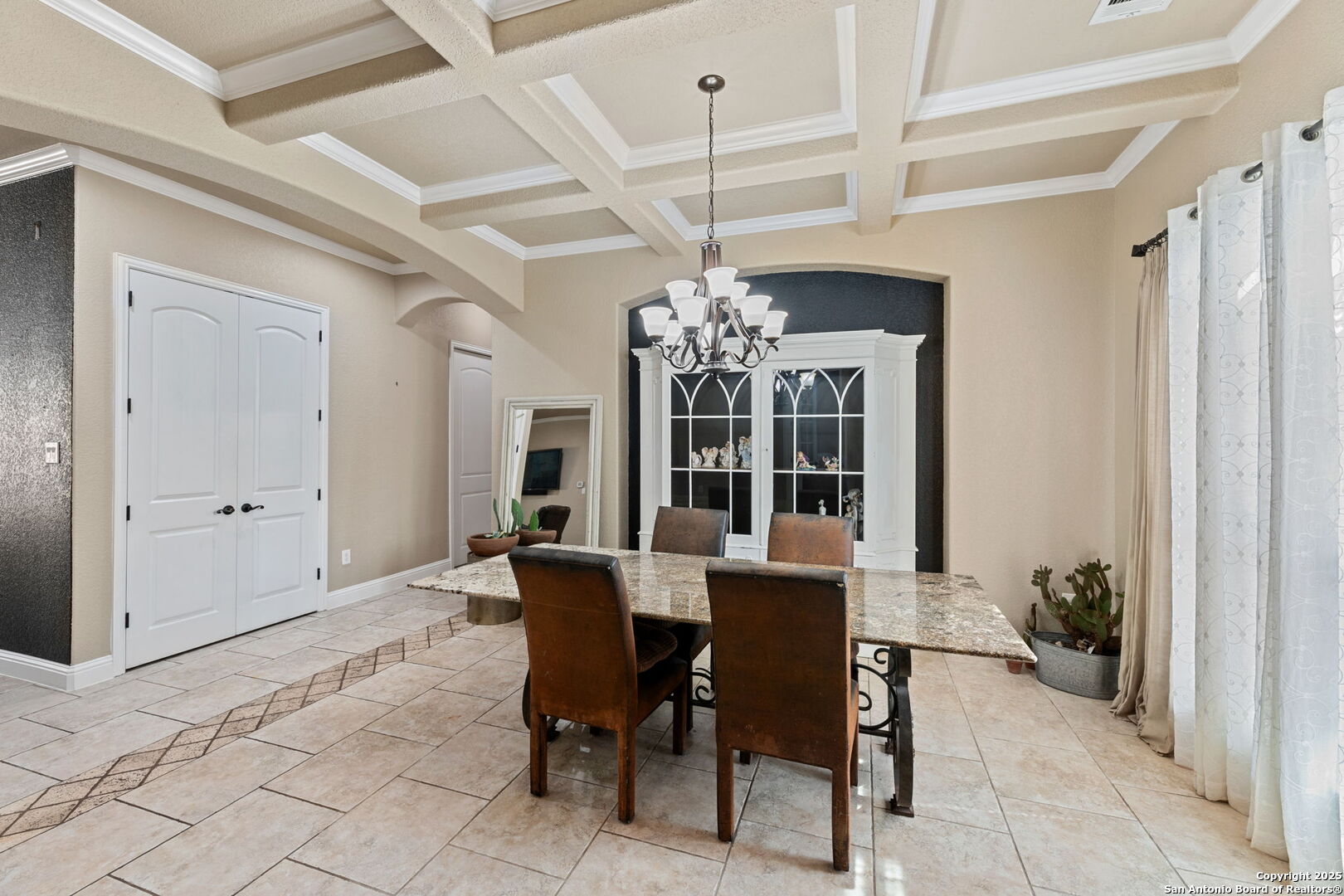 Architechtural detail - high coffered ceilings