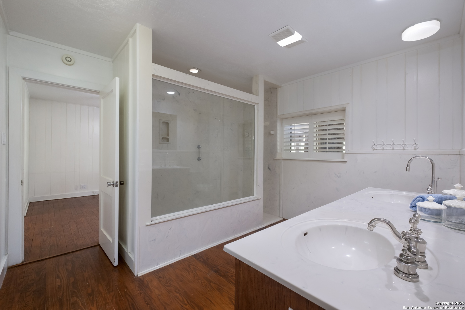 Main House Bathroom 1