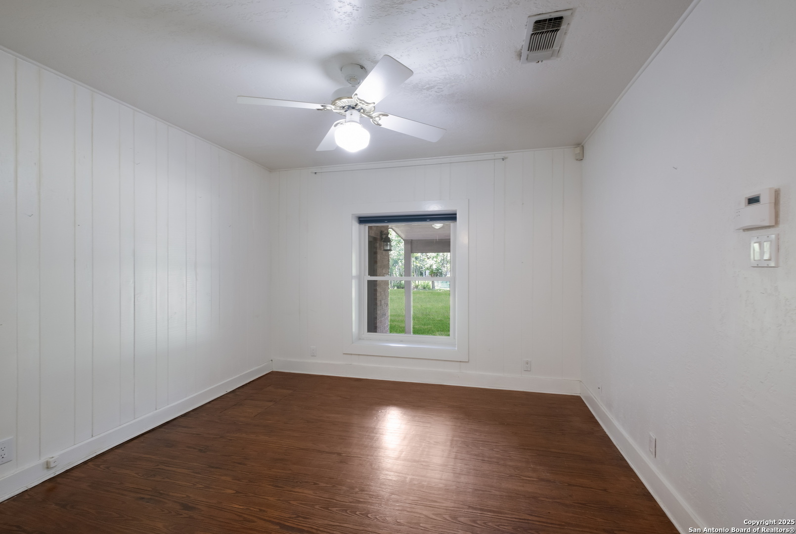 Main House Bedroom 1