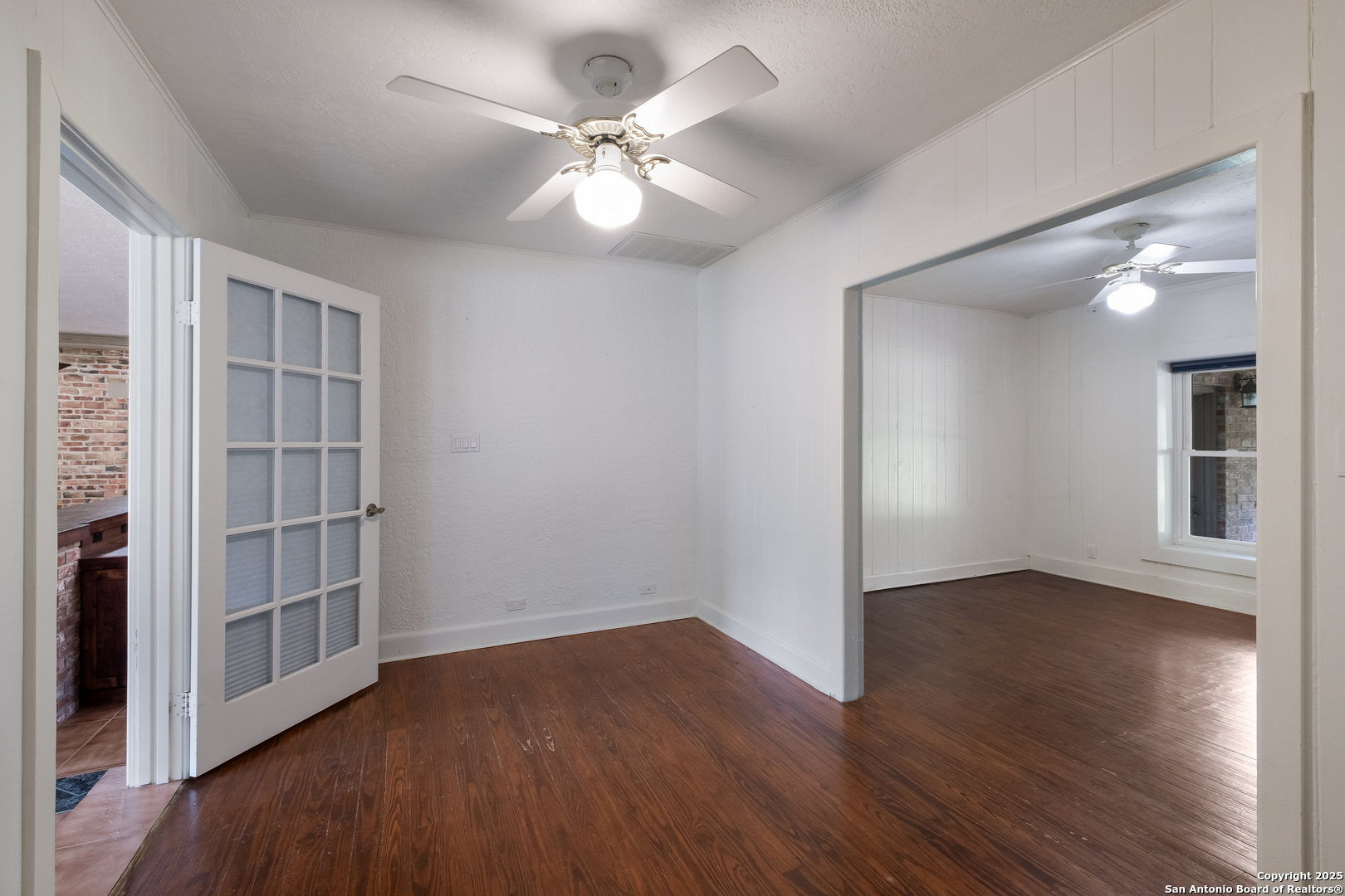 Main House sitting area off Bedroom 1