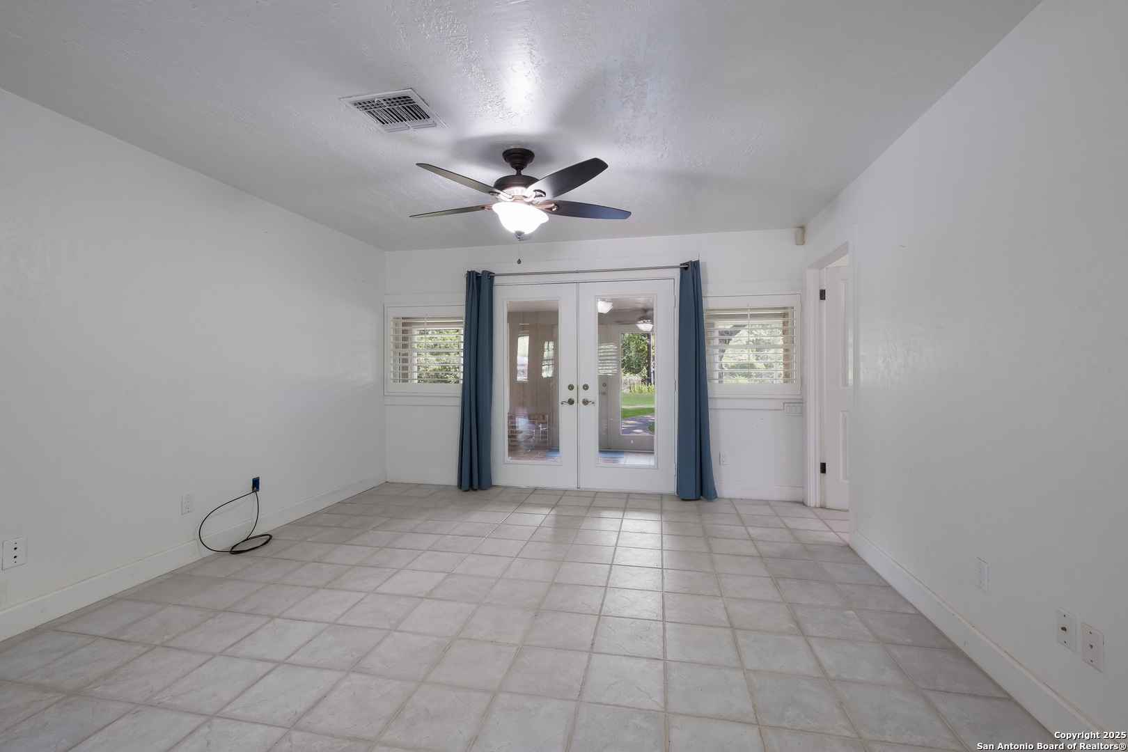 Main House Primary Bedroom