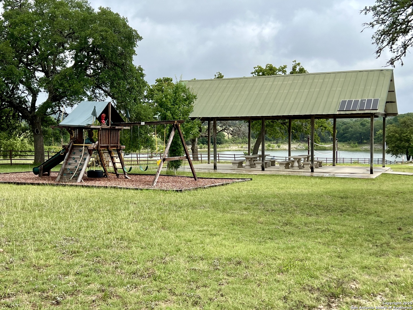 Community Park & Lake Access