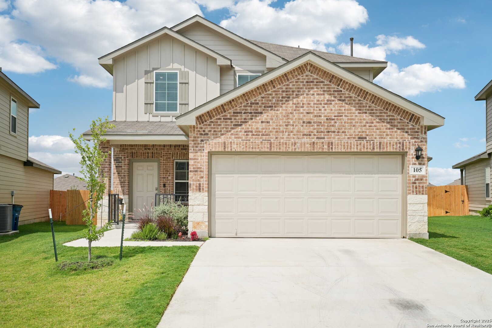 Photo 1 of Single family home for sale at 105 Chipping, Floresville, TX 78114 | MLS# 1873164 | Listing updated on 2025-09-10