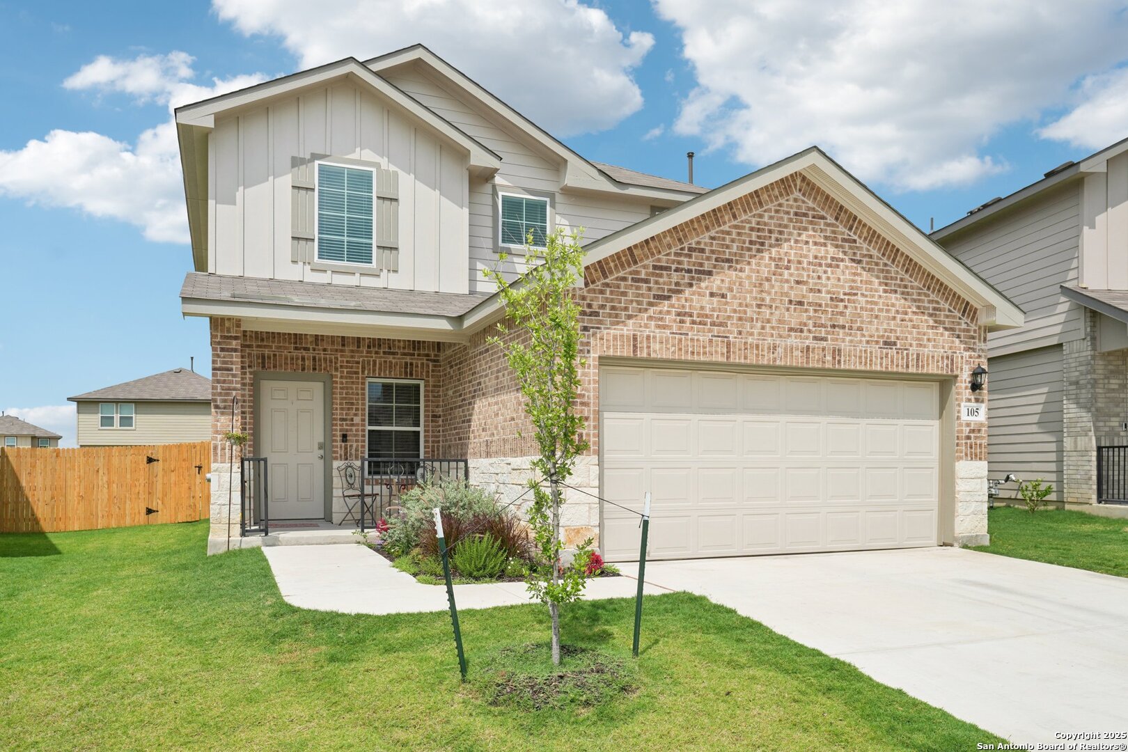 Photo 2 of Single family home for sale at 105 Chipping, Floresville, TX 78114 | MLS# 1873164 | Listing updated on 2025-09-10