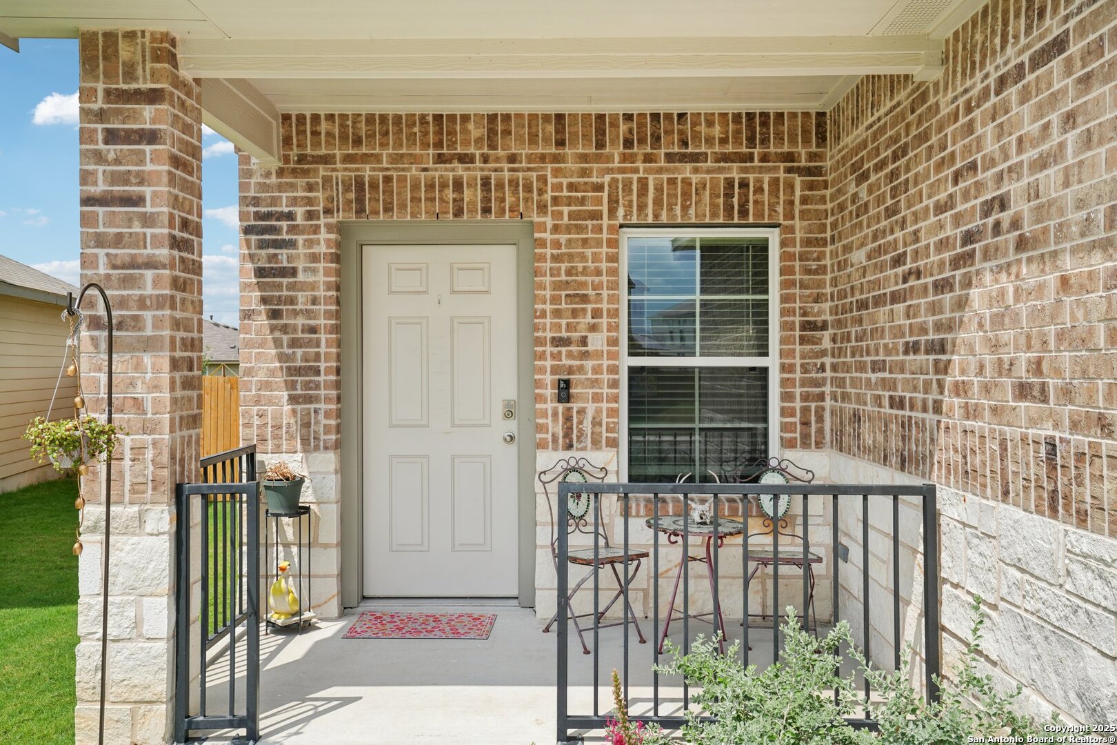 Photo 3 of Single family home for sale at 105 Chipping, Floresville, TX 78114 | MLS# 1873164 | Listing updated on 2025-09-10