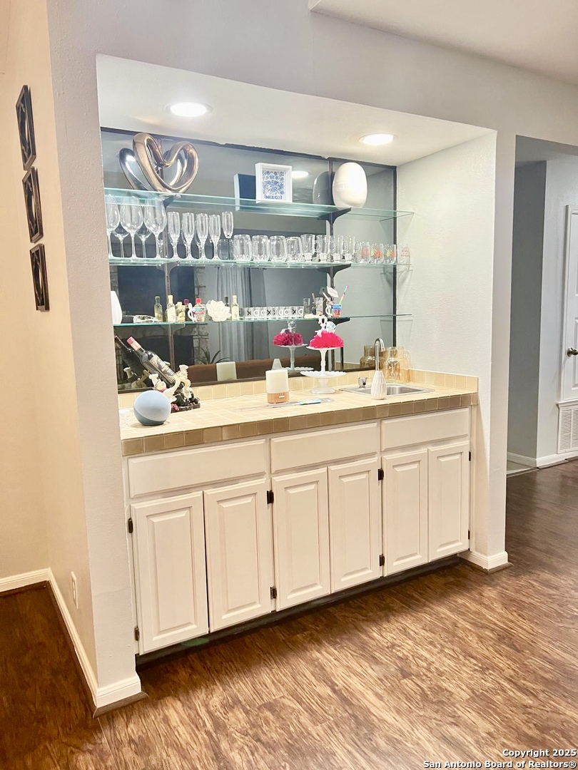 701 Thetford, San Antonio, TX 78254