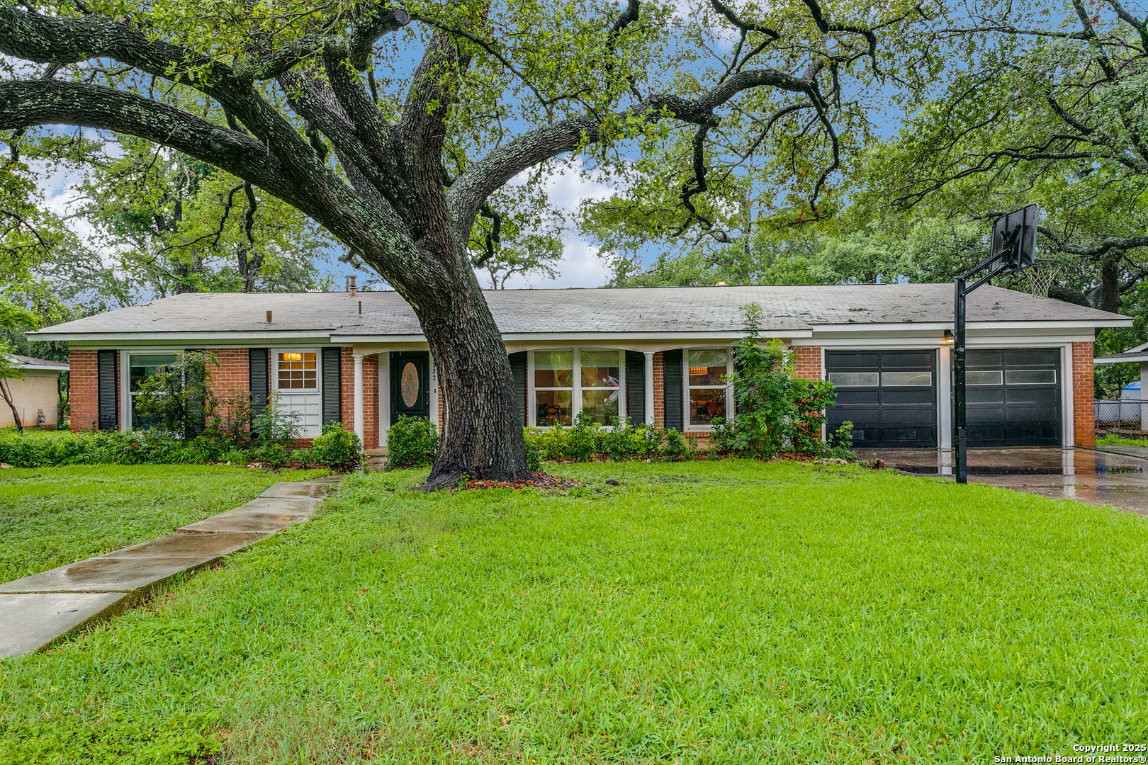 1332 Grey Oak Dr.