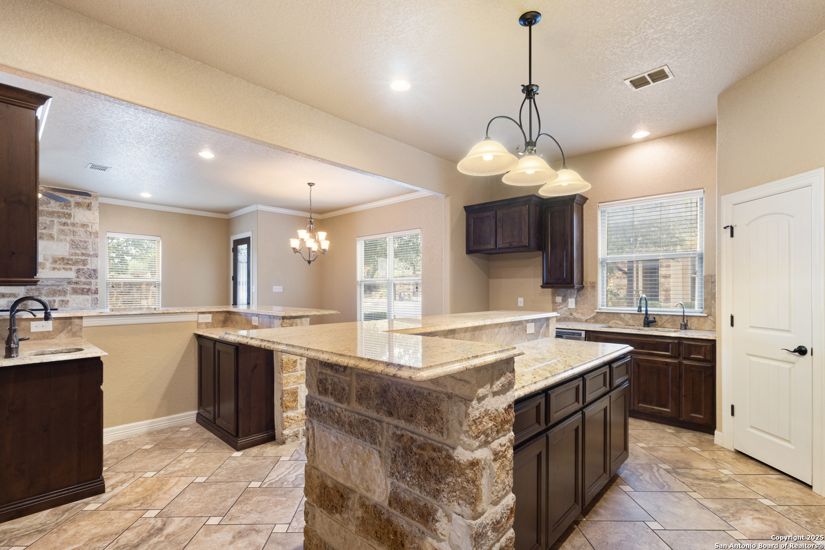 5921 Whitby 101,San Antonio, TX 78240