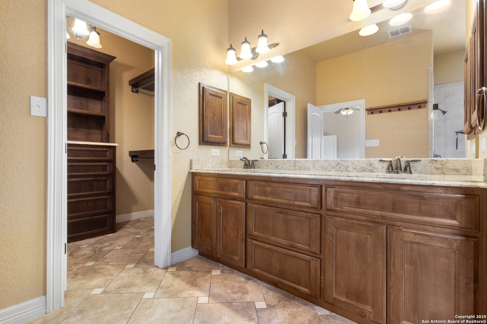 5921 Whitby 101,San Antonio, TX 78240