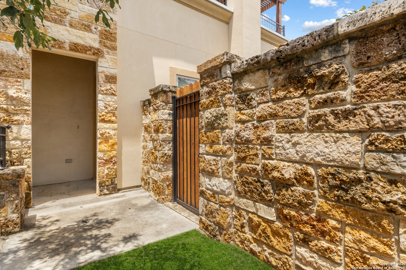 5921 Whitby 101,San Antonio, TX 78240