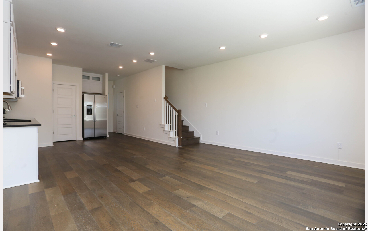 310 W Evergreen St #115, San Antonio, TX 78212