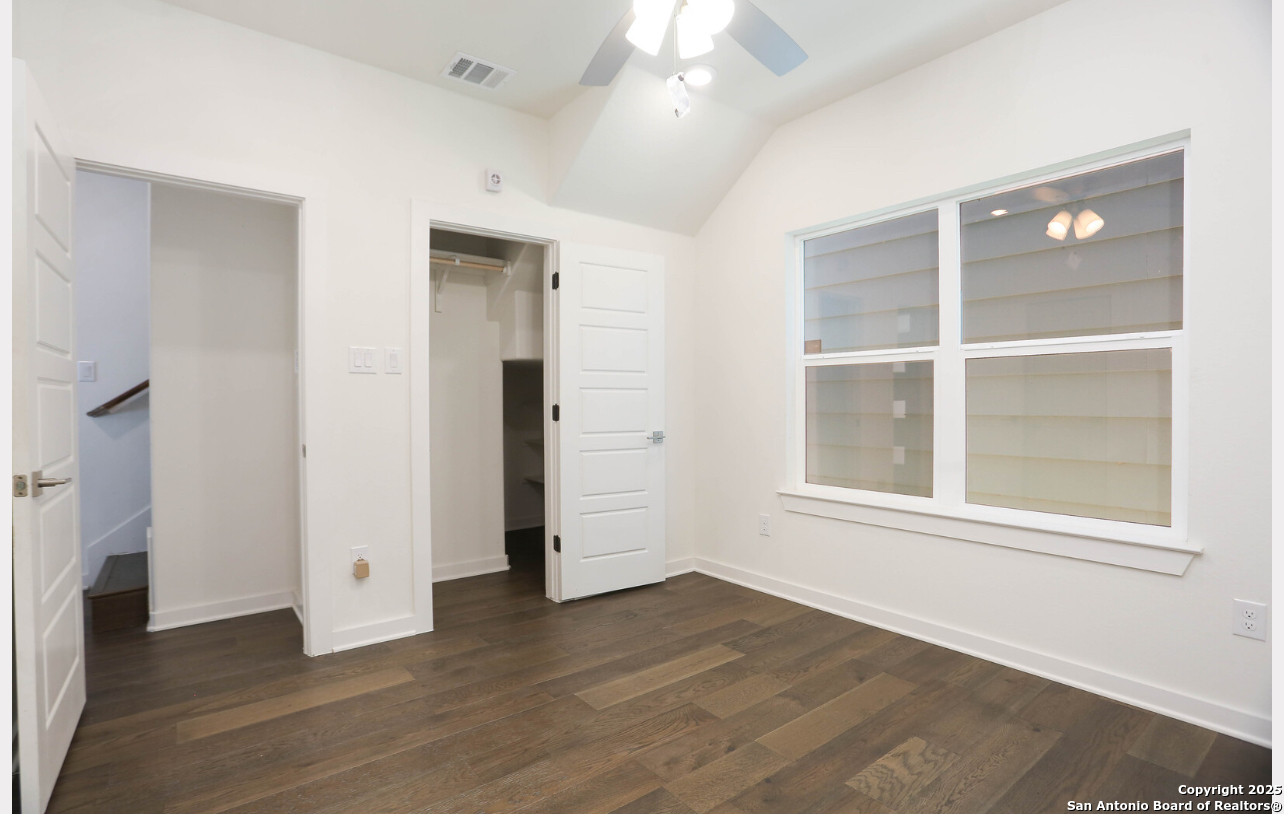 310 W Evergreen St #115, San Antonio, TX 78212