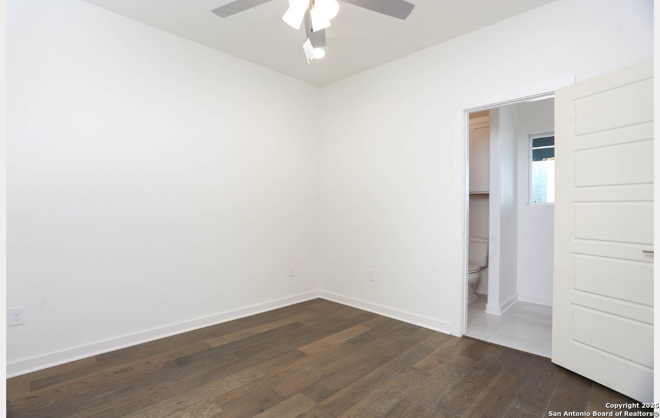 310 W Evergreen St #115, San Antonio, TX 78212