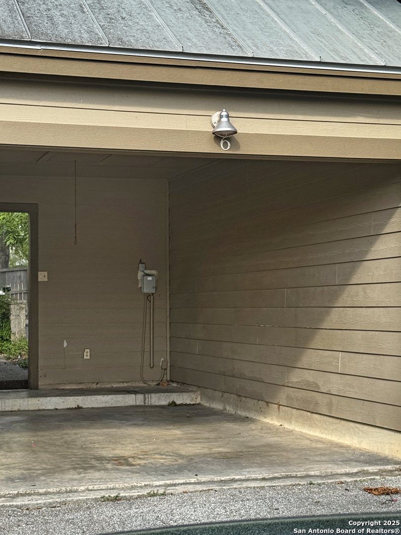 210 CIRCLE ST, #05, Alamo Heights, TX 78209