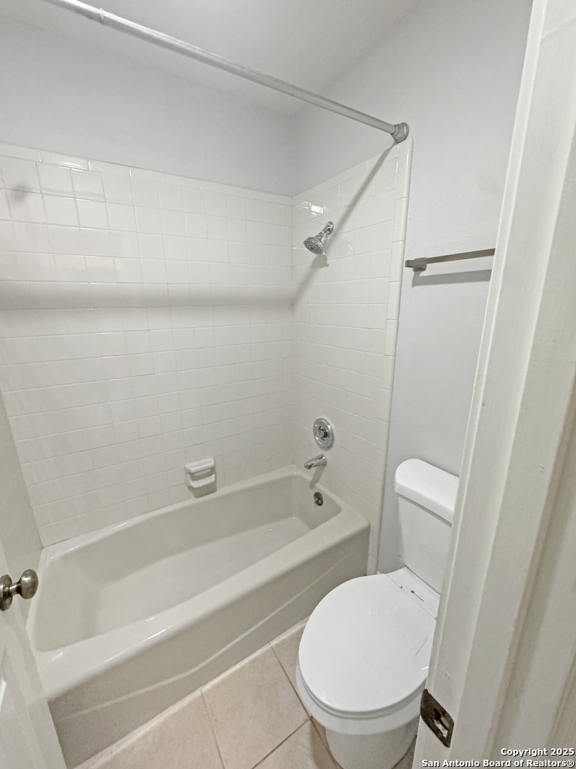 210 CIRCLE ST, #05, Alamo Heights, TX 78209