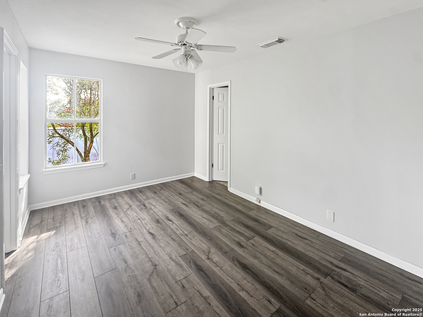 210 CIRCLE ST, #05, Alamo Heights, TX 78209