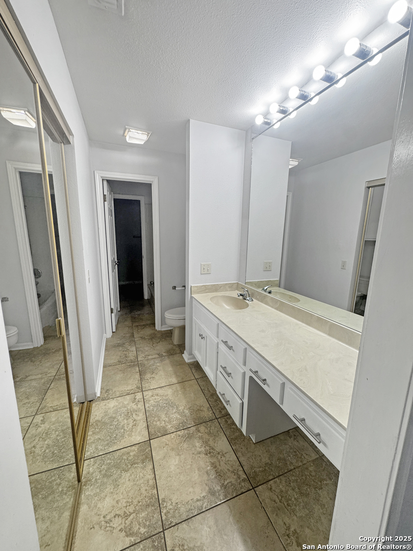 210 CIRCLE ST, #05, Alamo Heights, TX 78209