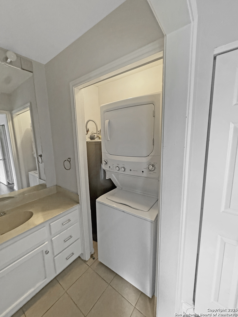 210 CIRCLE ST, #05, Alamo Heights, TX 78209