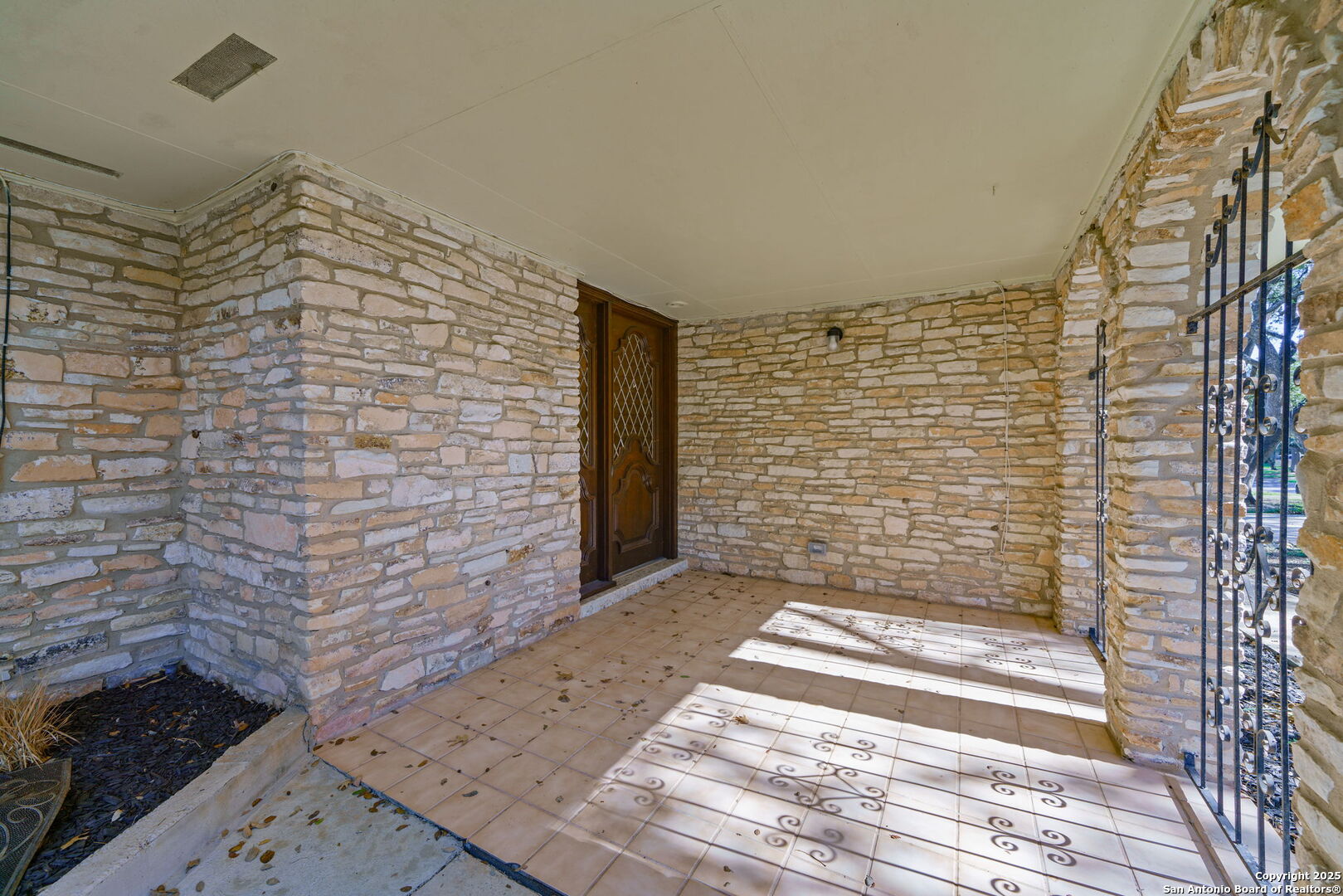 5422 Plantation Dr, San Antonio, TX 78230