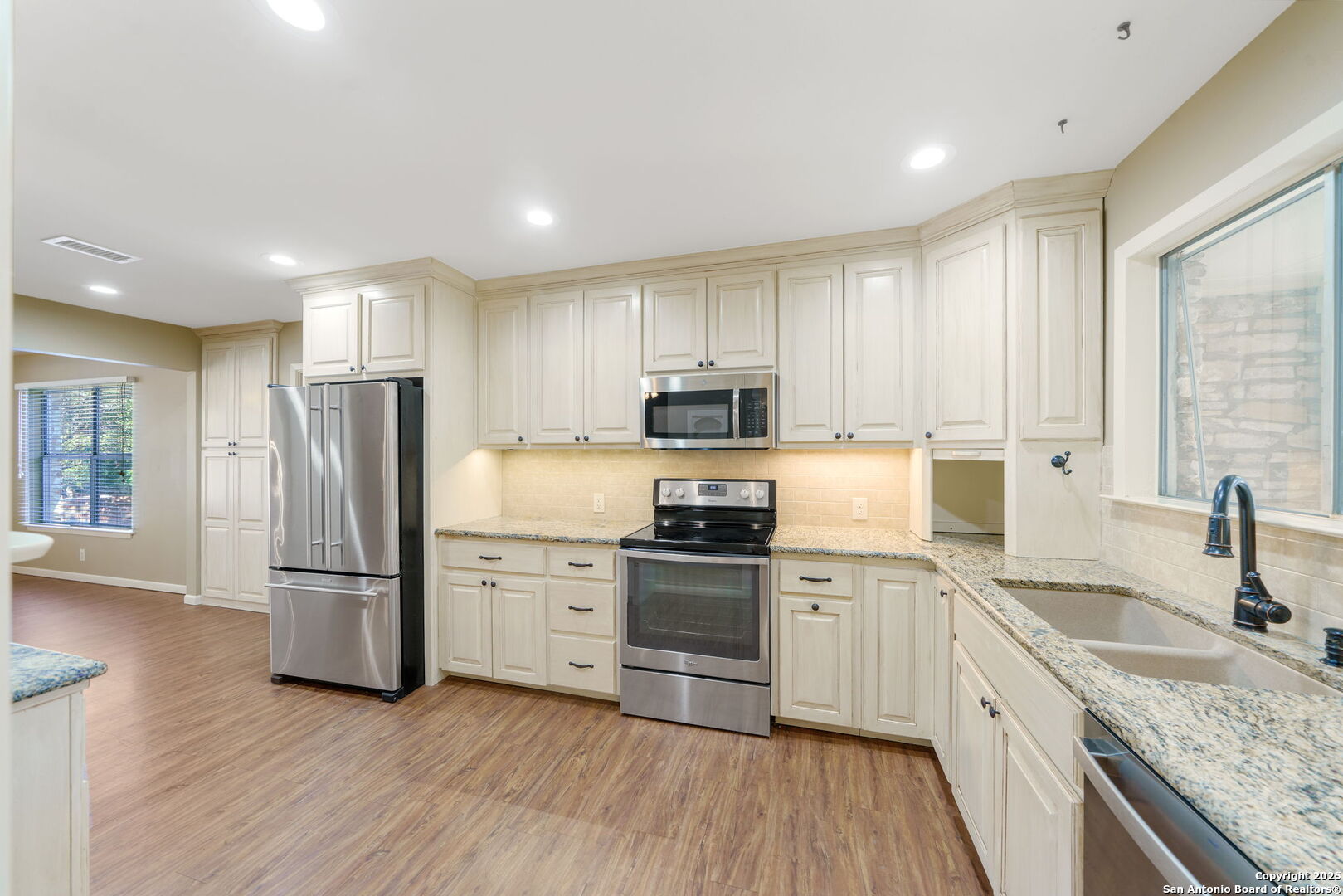 5422 Plantation Dr, San Antonio, TX 78230