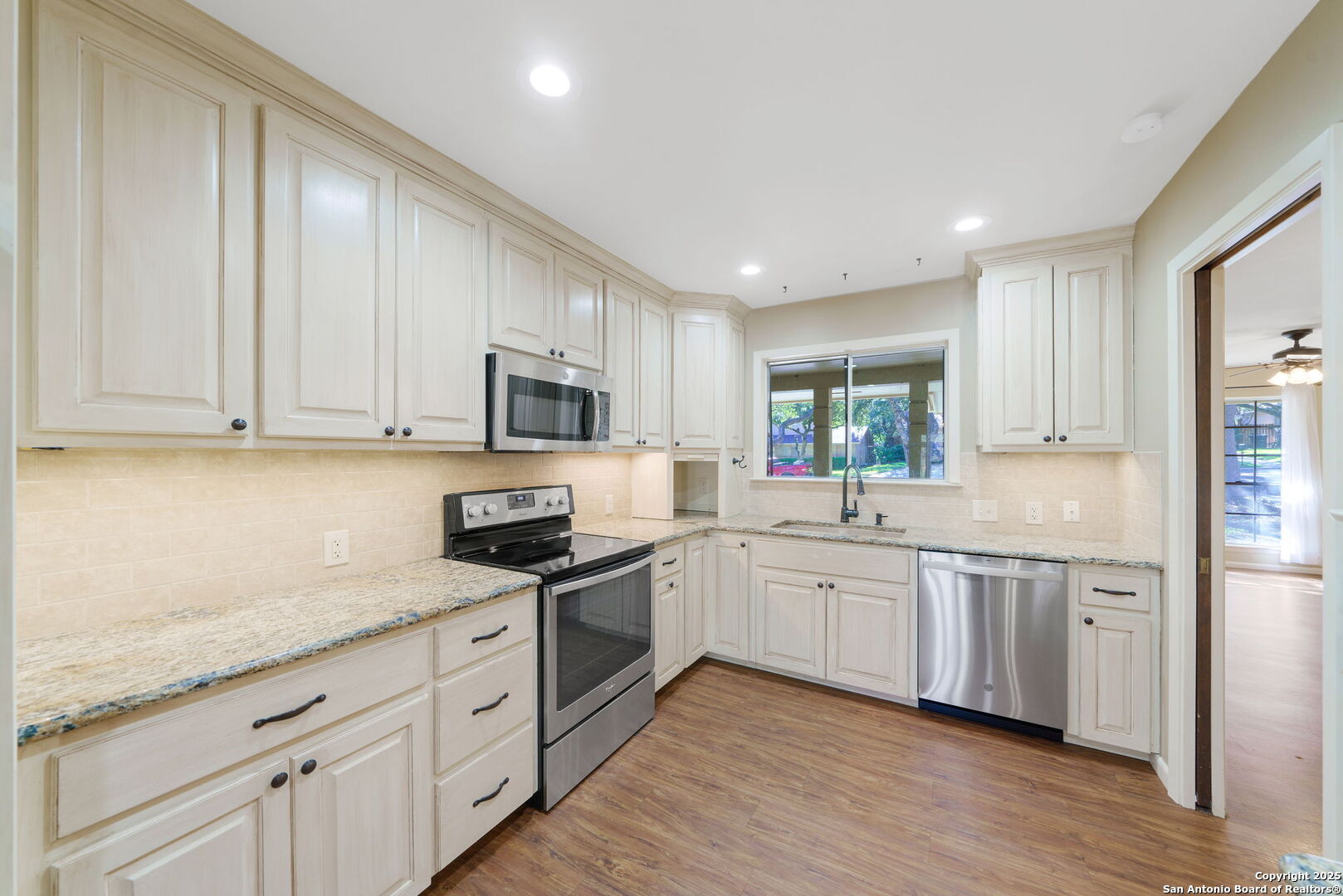 5422 Plantation Dr, San Antonio, TX 78230