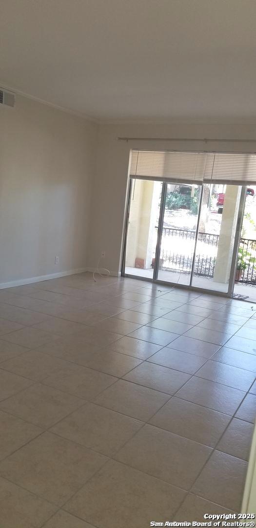 8702 VILLAGE DR, #204, San Antonio, TX 78217