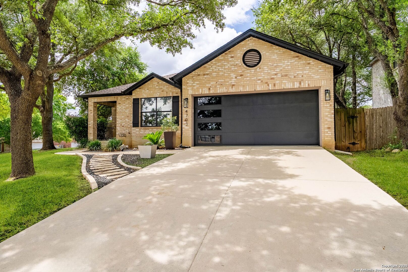 4703 Cypress Mill,San Antonio, TX 78247