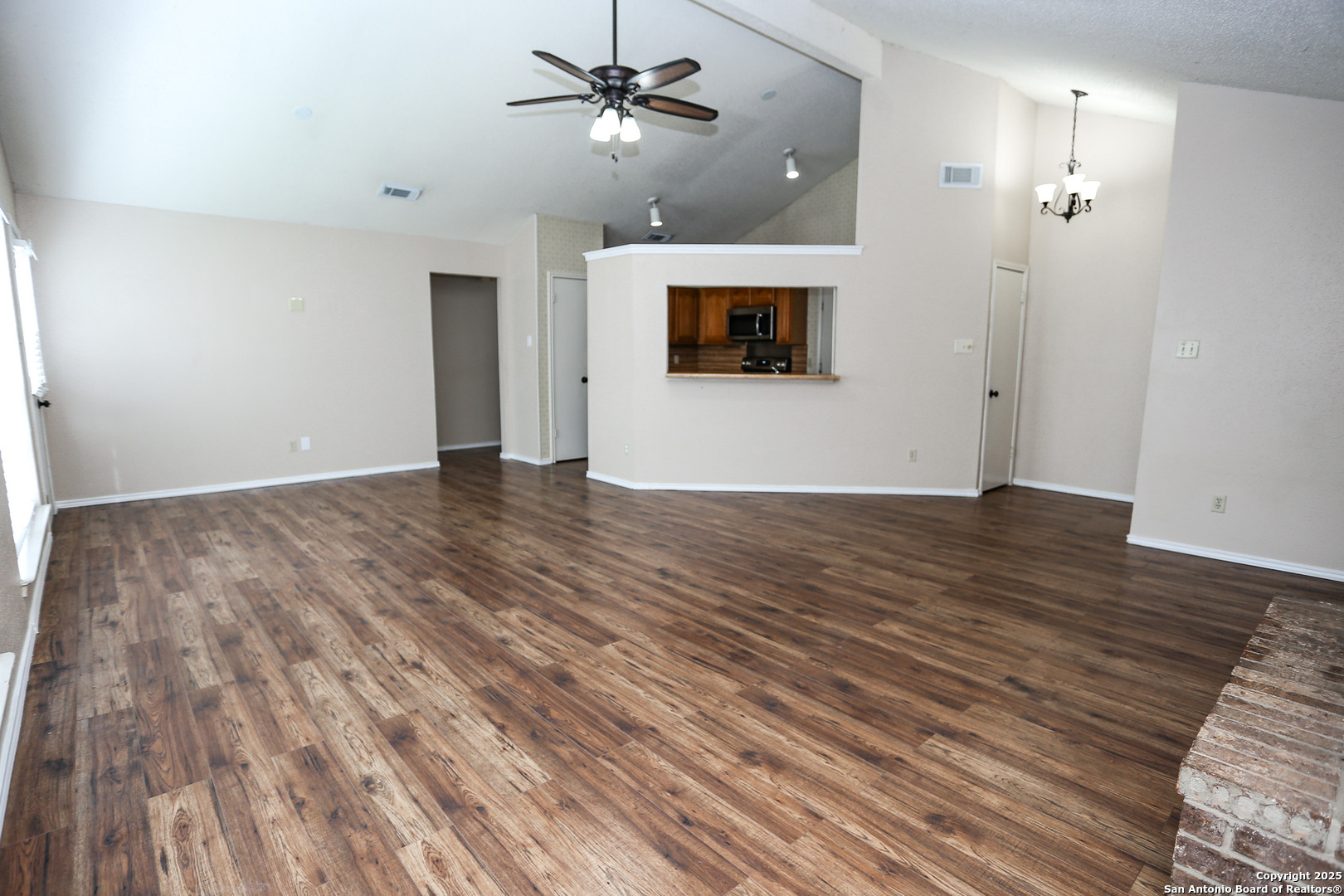 9515 WOODLAND HLS, San Antonio, TX 78250