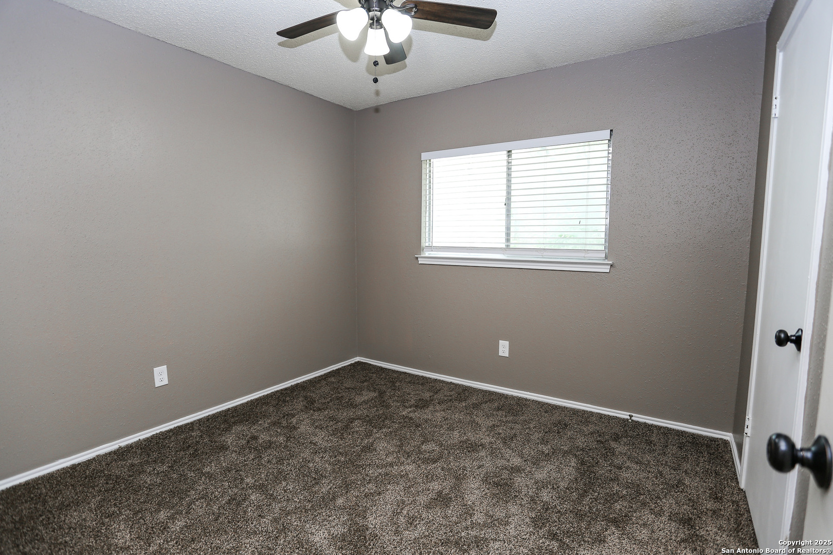 9515 WOODLAND HLS, San Antonio, TX 78250
