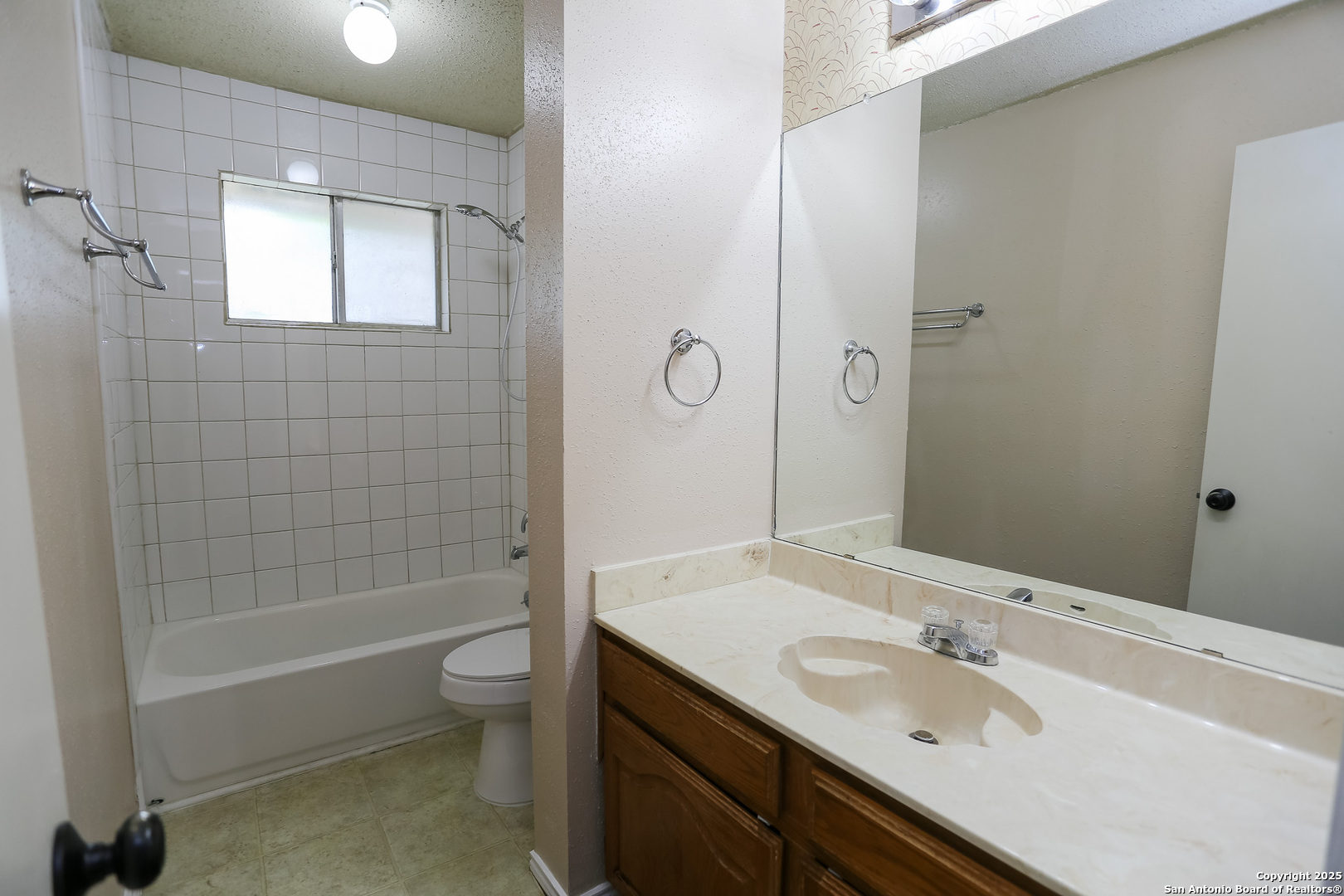9515 WOODLAND HLS, San Antonio, TX 78250