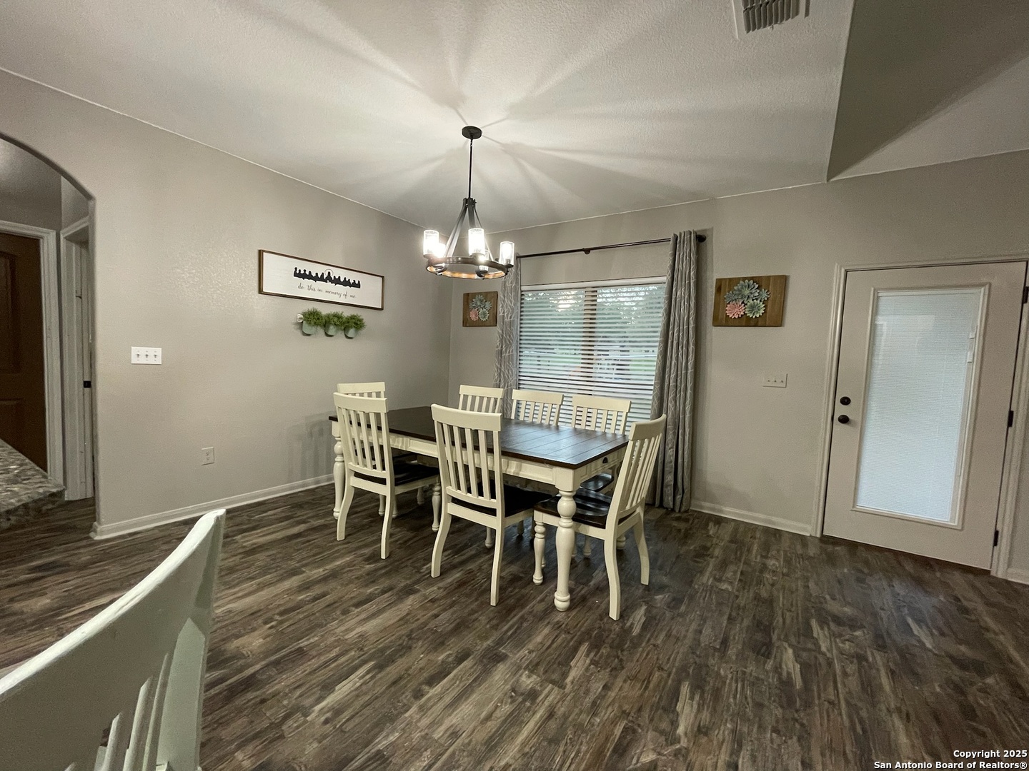 1243 MORNING GLORY LN, Adkins, TX 78101