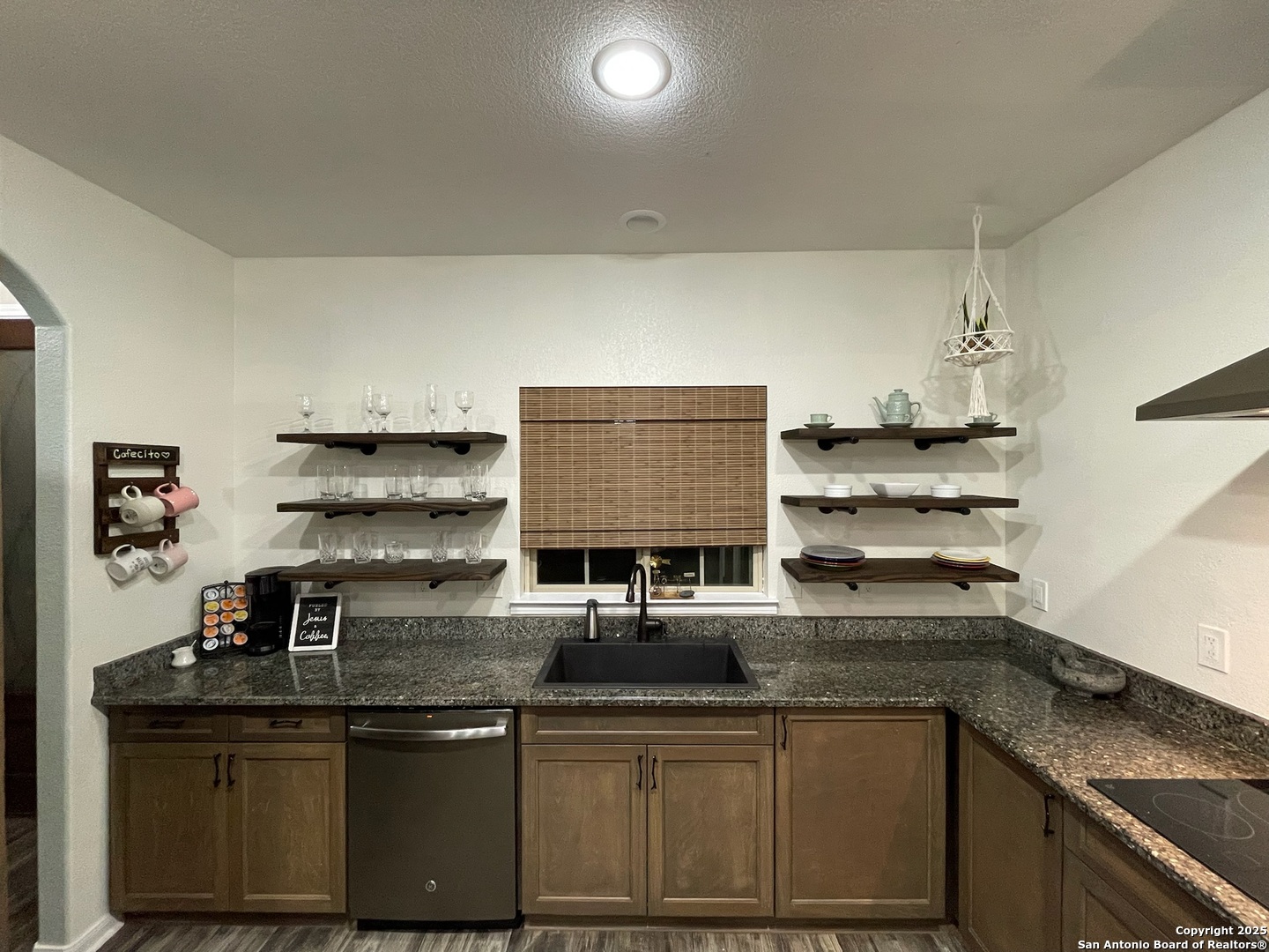 1243 MORNING GLORY LN, Adkins, TX 78101