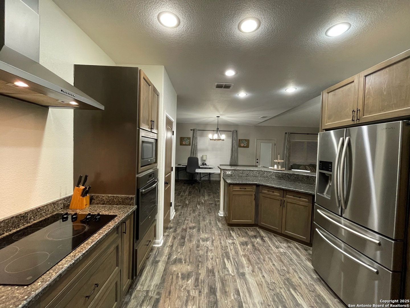 1243 MORNING GLORY LN, Adkins, TX 78101