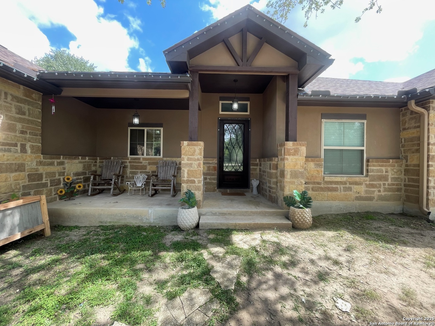1243 MORNING GLORY LN, Adkins, TX 78101
