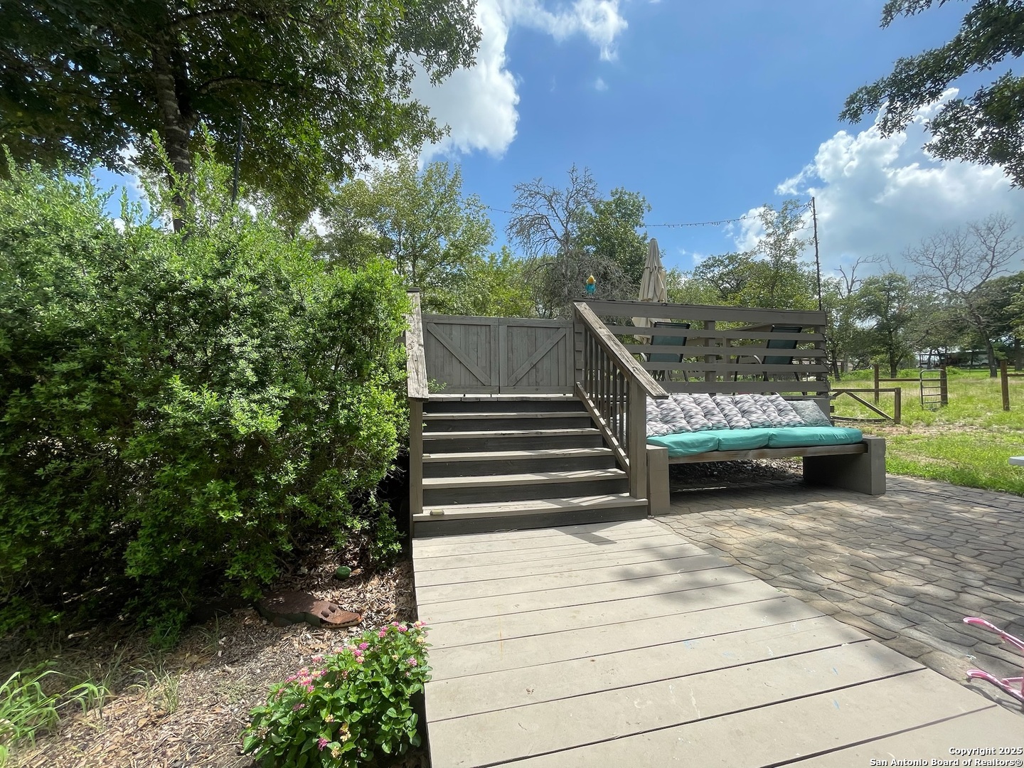 1243 MORNING GLORY LN, Adkins, TX 78101