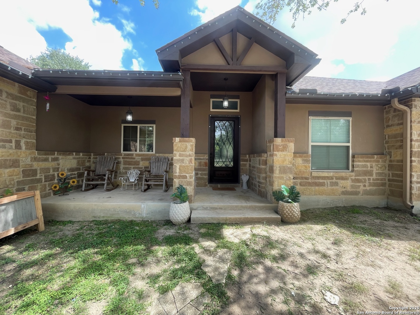 1243 MORNING GLORY LN, Adkins, TX 78101