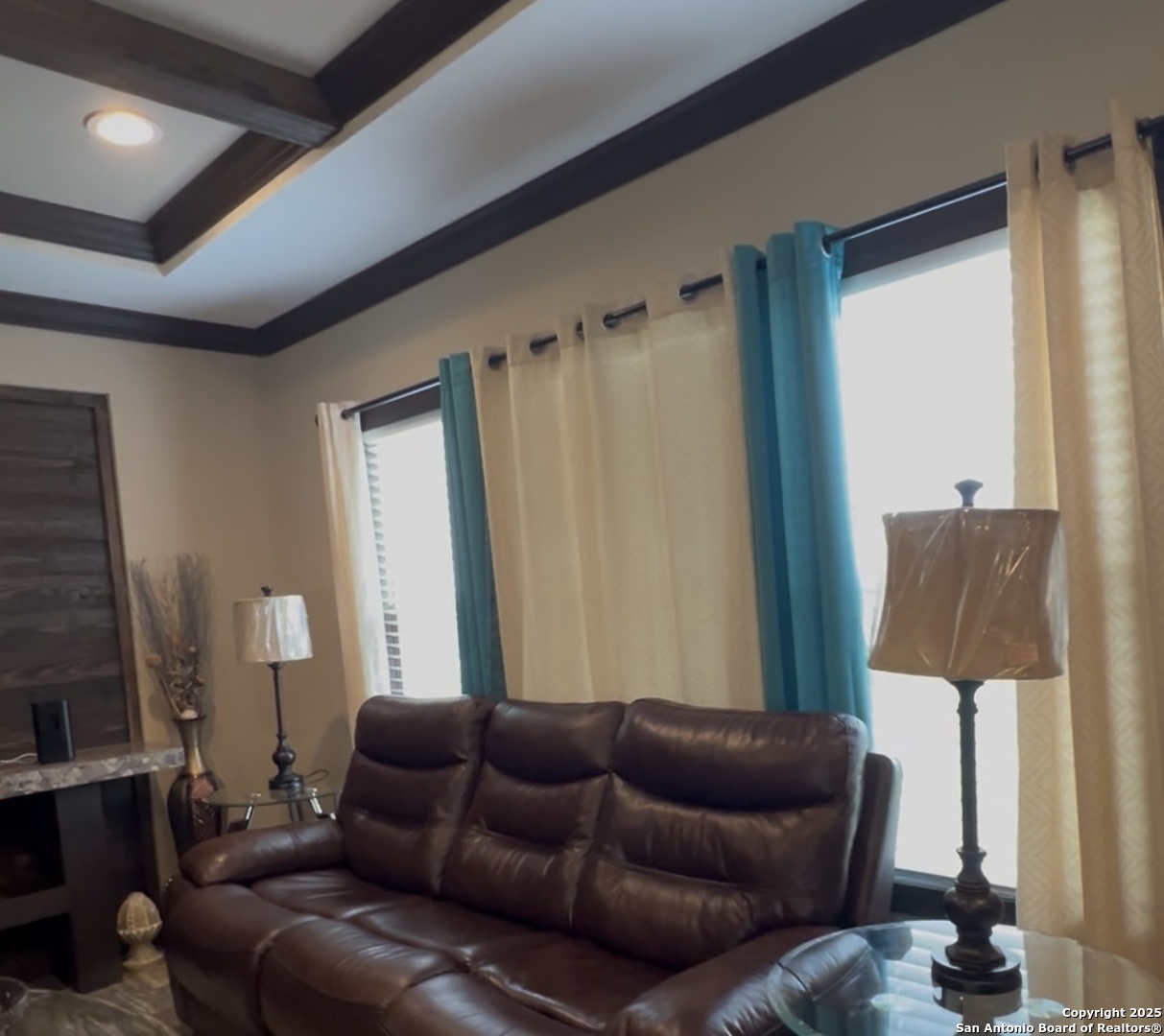 165 MARAVILLAS DR, Pleasanton, TX 78064