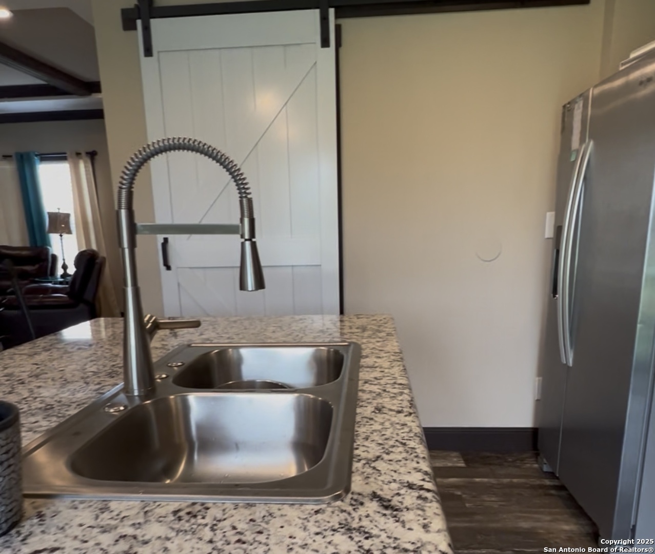 165 MARAVILLAS DR, Pleasanton, TX 78064