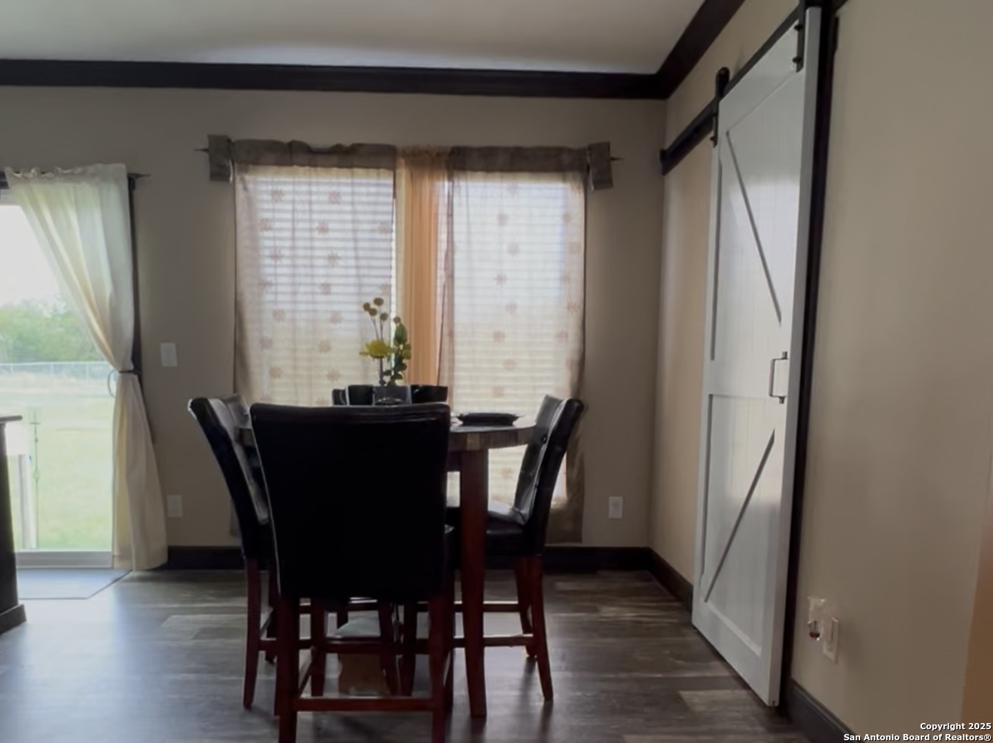 165 MARAVILLAS DR, Pleasanton, TX 78064