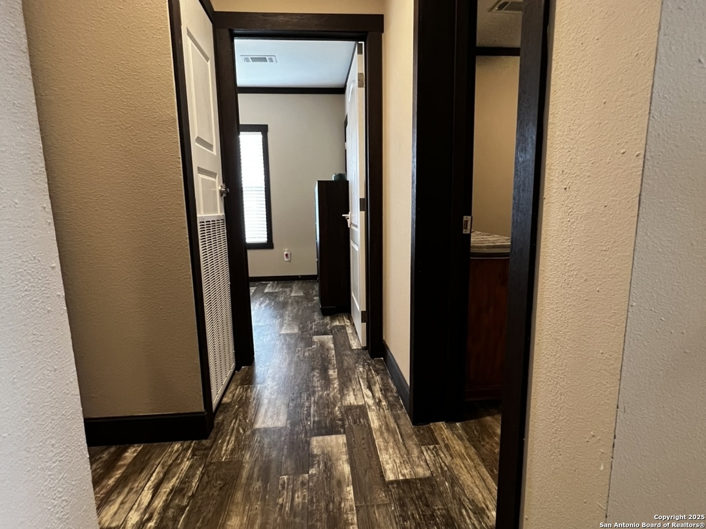 165 MARAVILLAS DR, Pleasanton, TX 78064
