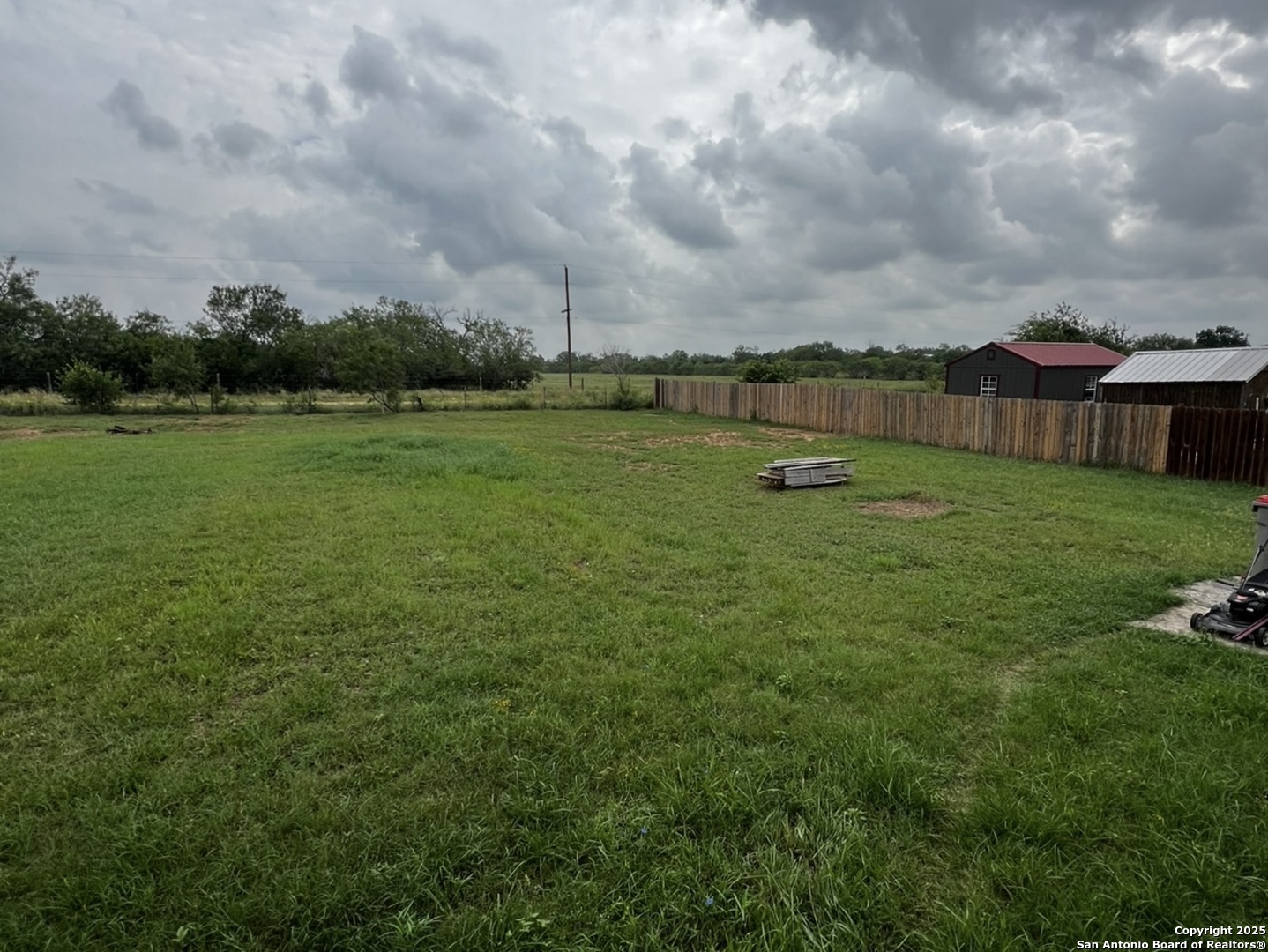 165 MARAVILLAS DR, Pleasanton, TX 78064