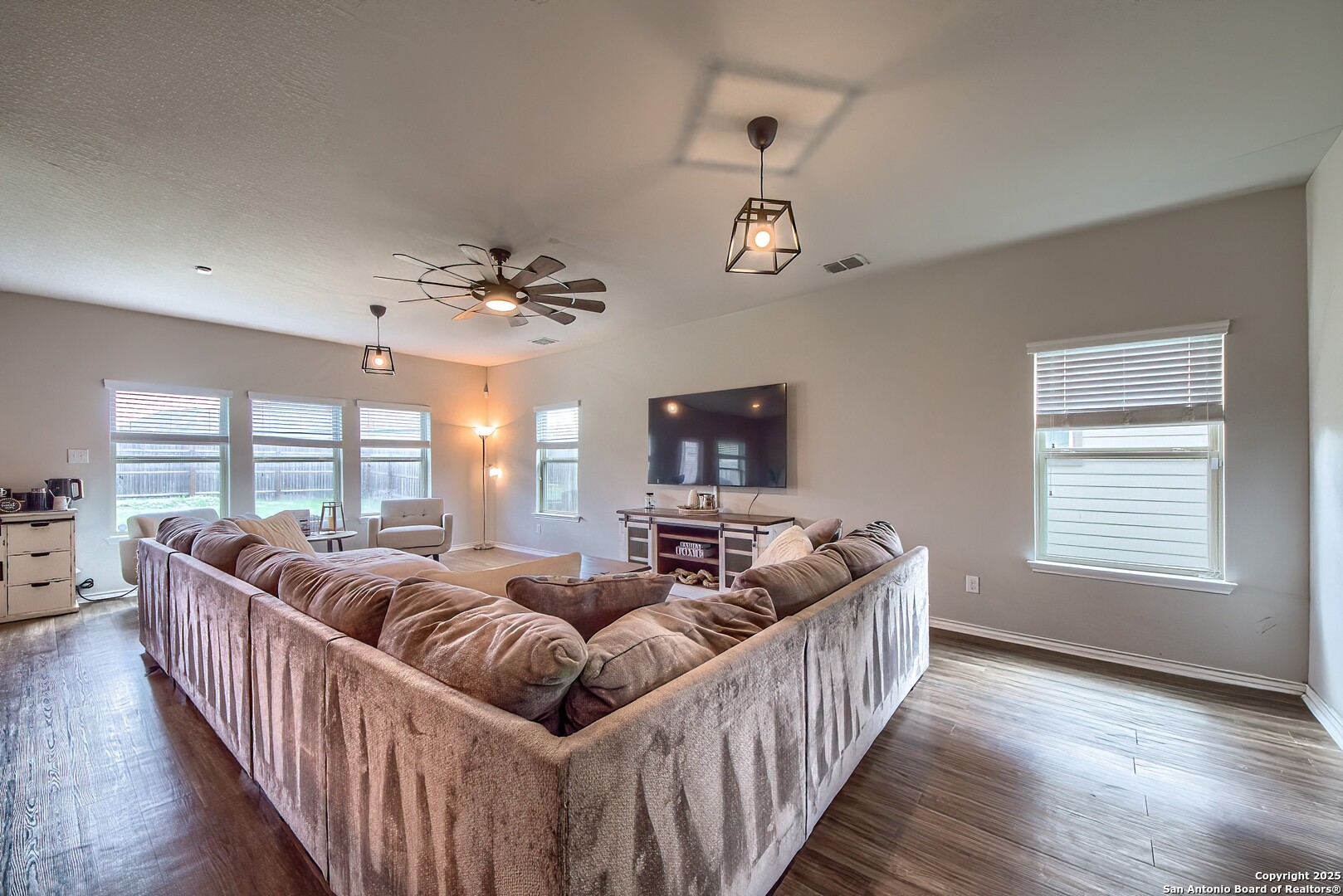 7421 SUMMER BLOSSOM CT, Converse, TX 78109