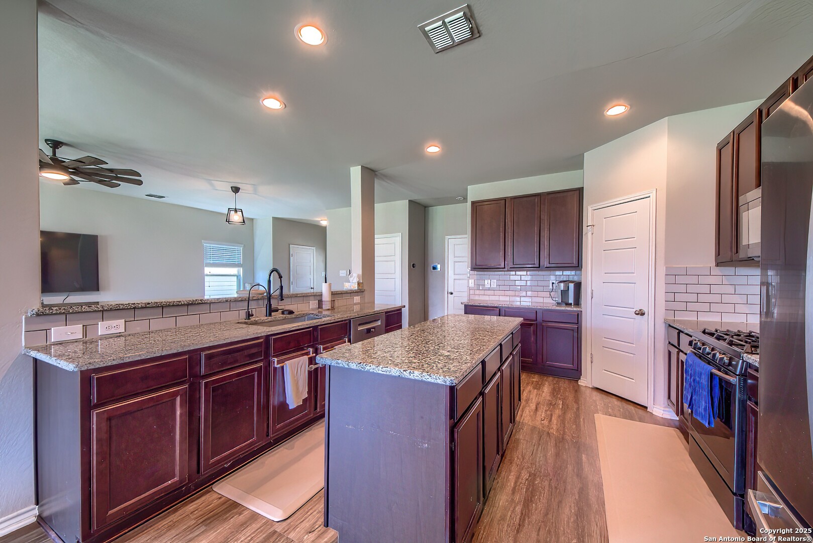 7421 SUMMER BLOSSOM CT, Converse, TX 78109