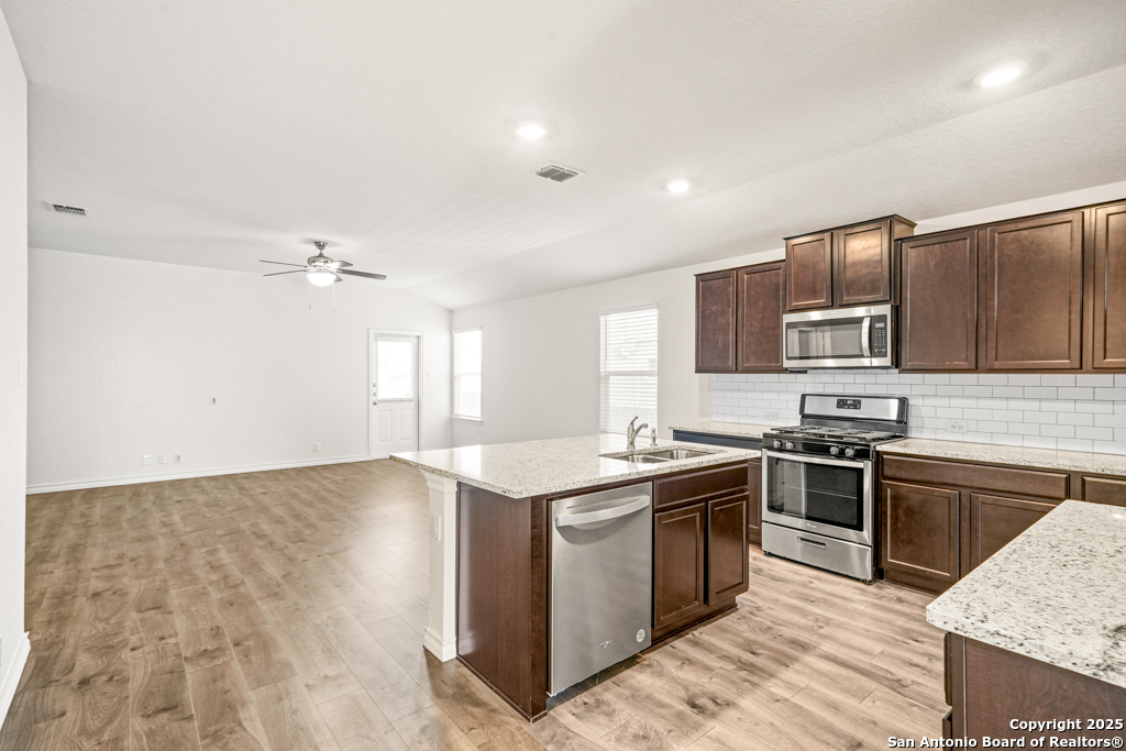 305 Cuban Emerald, San Antonio, TX 78253
