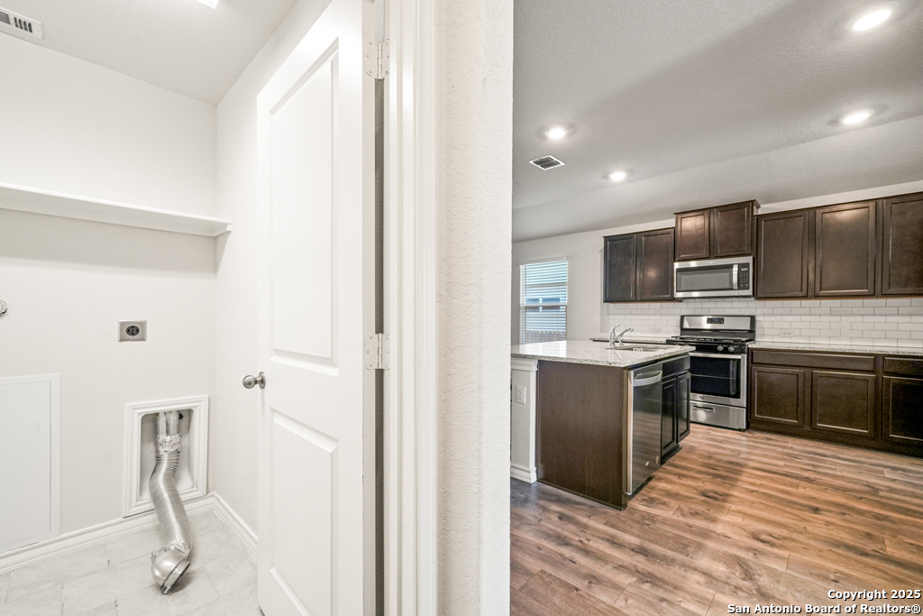 305 Cuban Emerald, San Antonio, TX 78253