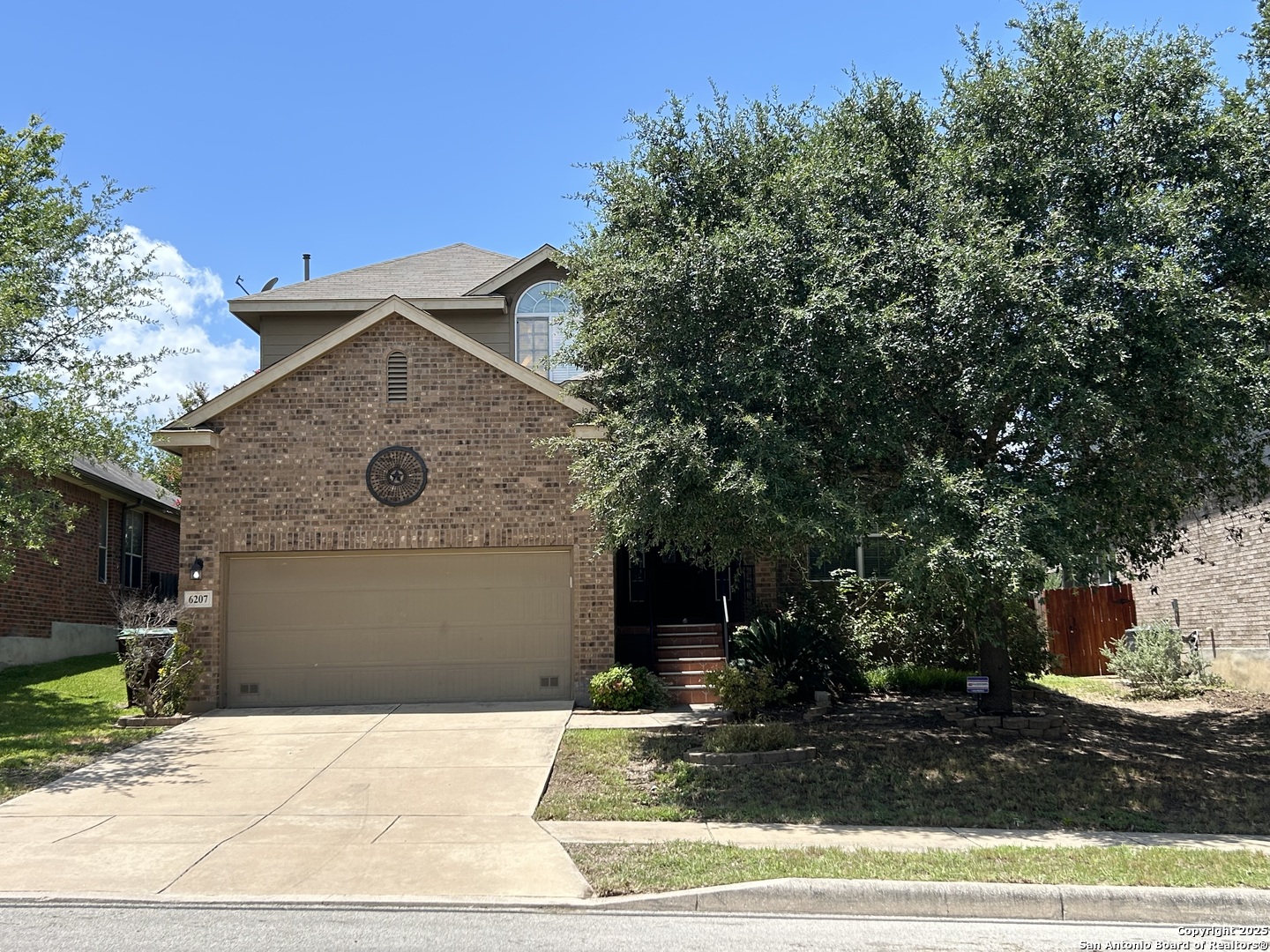 6207 Palmetto Way Listing Cover Image