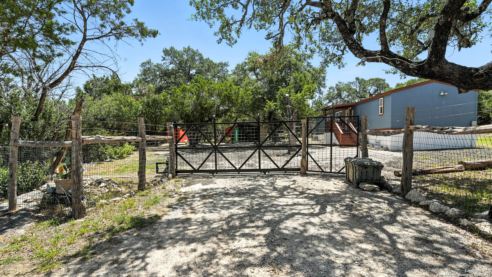 ELECTRIC GATE ENTRANCE