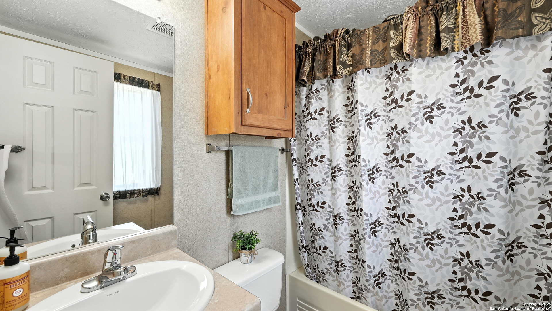 2ND FULL BATH WITH A TUB