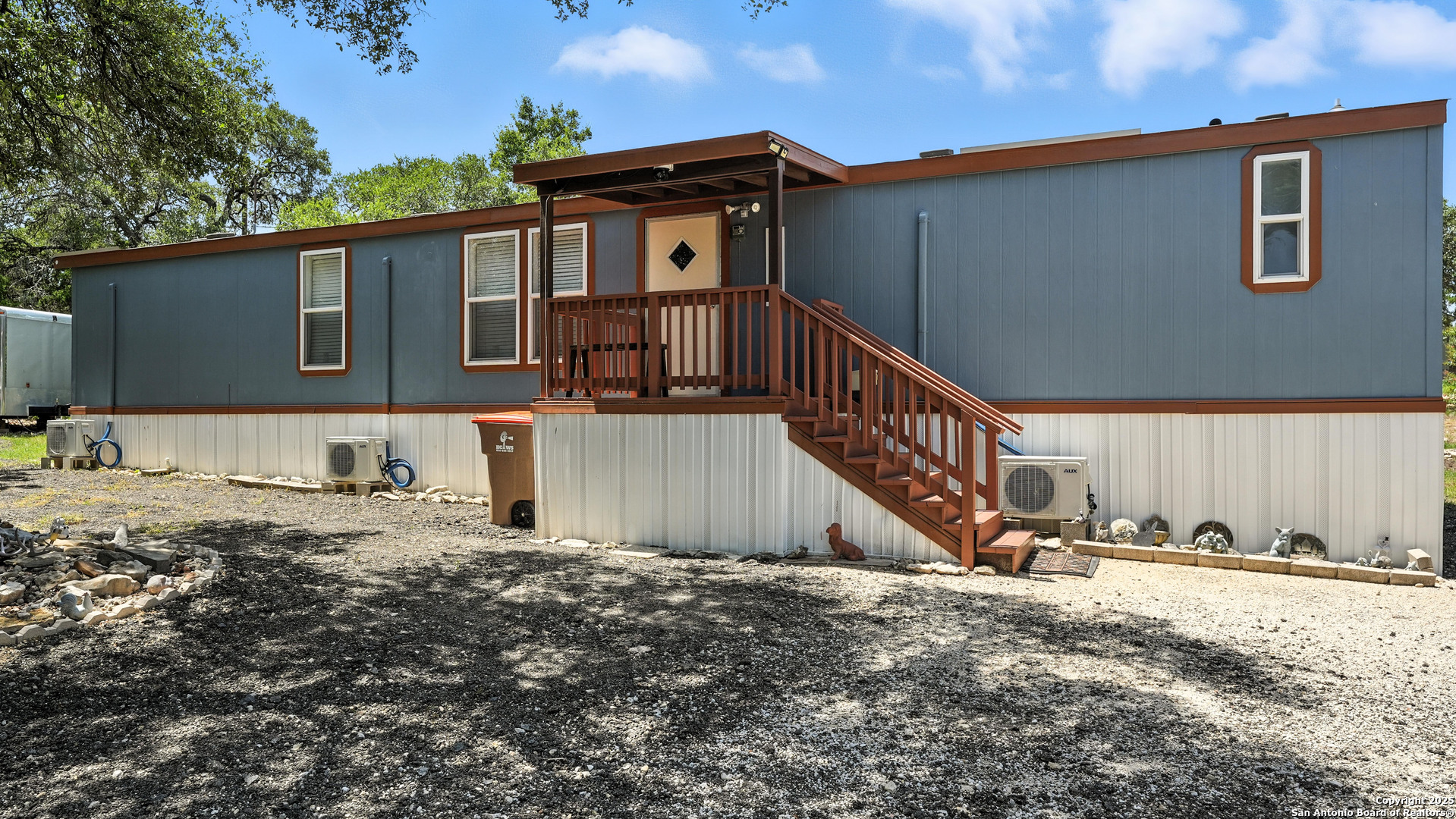 FRONT OF MOBILE HOME